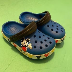 Disney Mickey Mouse toddler crocs size 7